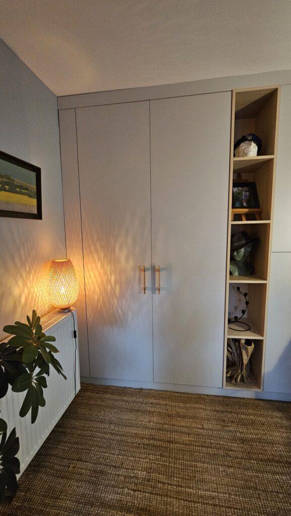 Bureau sur mesure avec rangements