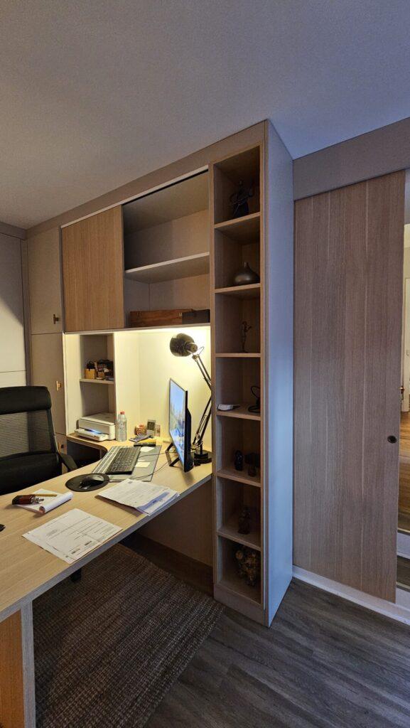 Bureau sur mesure avec rangements